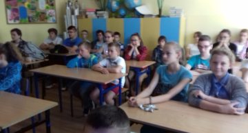 Lekcja historii w Szkole Podstawowej w Niechłoninie