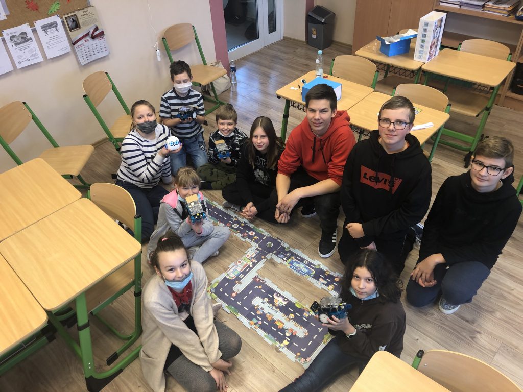 Realizacja programu „#SuperKoderzy” w Szkole Podstawowej w Niechłoninie