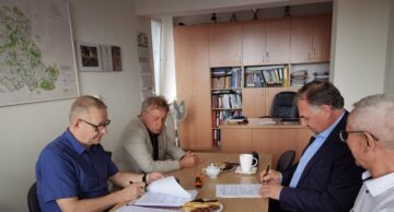 Podpisanie umowy na remont odcinka drogi powiatowej Gnojno-Petrykozy