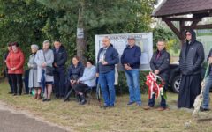 Uroczyste odsłonięcie tablicy pamiątkowej w Grabaczu