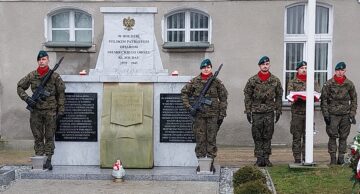 Obchody Dnia Pamięci Ofiar Obu Totalitaryzmów na Warmii i Mazurach