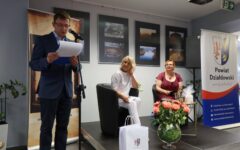 PEŁEN REFLEKSJI I ZADUMY IV POWIATOWY WIECZÓR Z POEZJĄ I PROZĄ