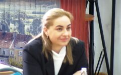 Uroczyste wręczenie statuetki i dyplomu „Osobowość Powiatu Działdowskiego” Ninie Patalon