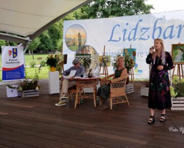 OSTATNI Z POWIATOWYCH WIECZORÓW Z POEZJĄ I PROZĄ W LIDZBARSKIM AMFITEATRZE