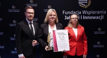 Dwa prestiżowe wyróżnienia dla Szkoły Podstawowej w Niechłoninie