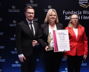 Dwa prestiżowe wyróżnienia dla Szkoły Podstawowej w Niechłoninie